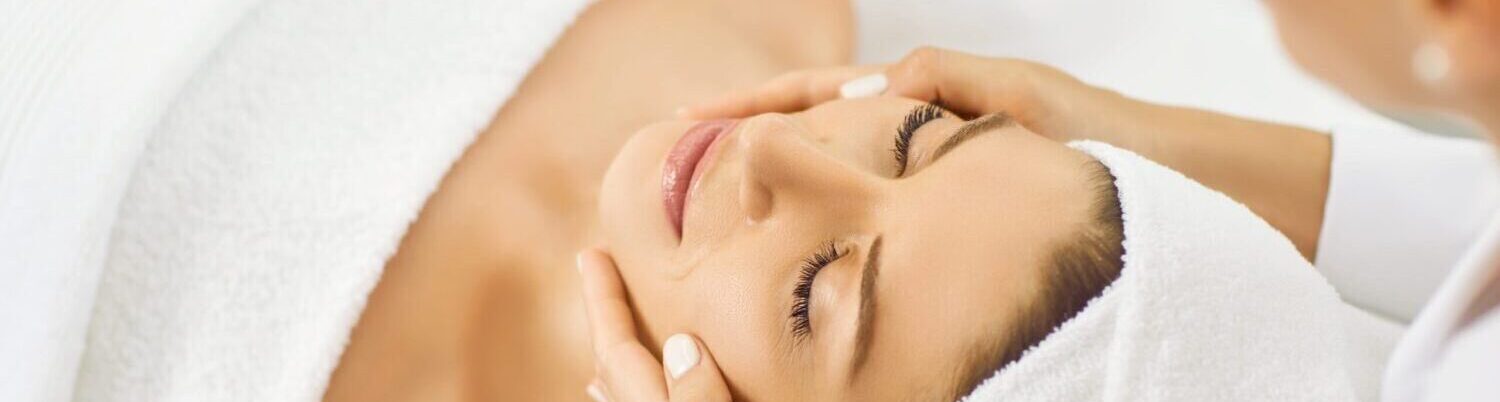 Happy,Beautiful,Young,Woman,With,White,Towel,Turban,On,Head CORE_SPA